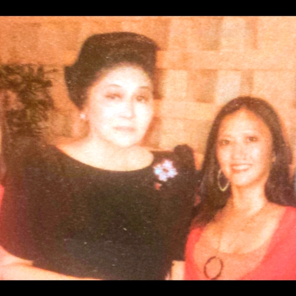 ESTRELLA "Uno1luv" Designer And Luxury Closet IS GOING LIVE - Picture 7 of 17